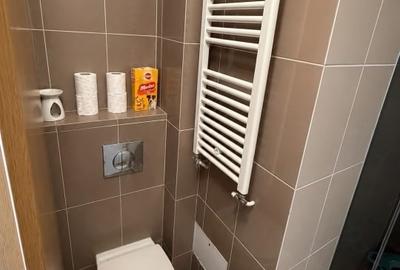 Apartament cu 4 camere semidecomandat, mobilat în Tractorul - 3