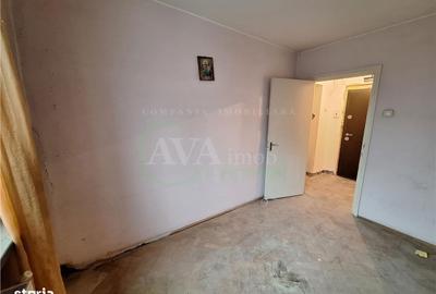 Apartament cu 3 camere semidecomandat în Mioriței