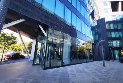 Spatiu comercial in cladire de birouri clasa A - 250 mp