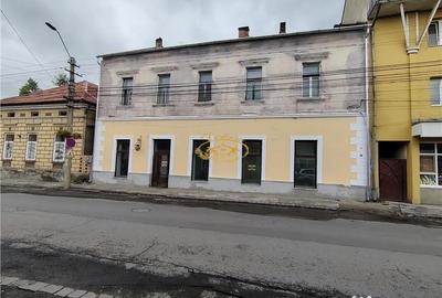 Spațiu comercial, de 72 mp, în Central - 7