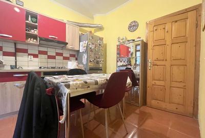 Casă cu 3 camere, curte comuna, zona Mehala - 16