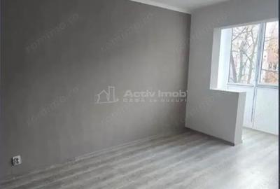 Apartament cu 3 camere decomandat în Micălaca - 1