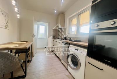 Casă cu 3 camere ,2 băi si curte proprie , in Dumbravita - 12
