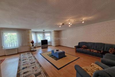 Casă cu 7 camere cu Teren 720 Mp în Vest - 13