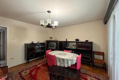 Apartament cu 3 camere decomandat în Central - 2
