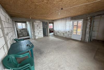 Casă cu 4 camere în Ciorani - 8
