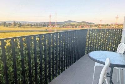 Apartament cu 3 camere decomandat în Tractorul - 8