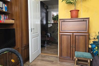 Apartament cu 4 camere decomandat în Progresul - 7