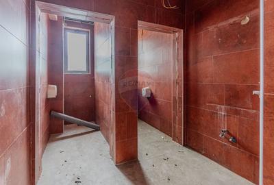 Cladire de 902 mp utili de vanzare, zona Grivitei - DN 13, COMISION 0 - 44