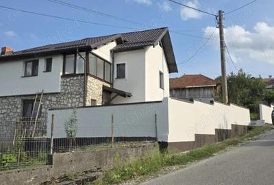 Vila de vanzare in comuna Valeni, judetul Dambovita - peisaj de vis, aer curat si liniste deplina - 4