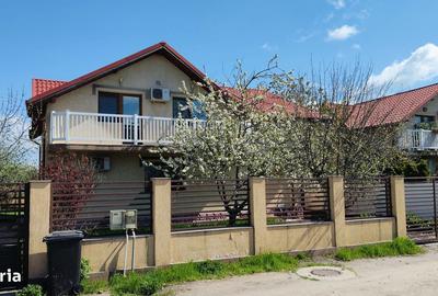 Casă cu 4 camere în Glina
