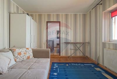 Casă cu 7 camere cu Teren 450 Mp în Central - 12