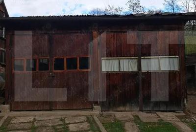 Casa tradi?ionala cu curte generoasa, in centrul localita?ii Valcele - 3