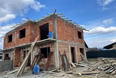 Casă cu 4 camere cu Teren 750 Mp în Central - 3