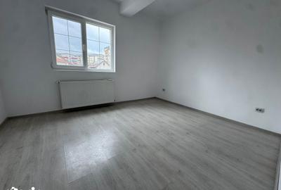 Casă cu Teren 400 Mp în Central - 13