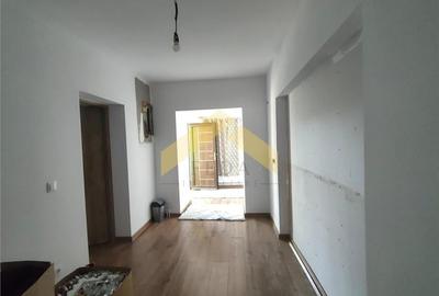 Casa la sol de vanzare Zimandu Nou - 2