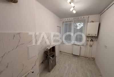 Apartament 3 camere 54mpu etaj 1 balcon zona Centrala Sibiu - 10