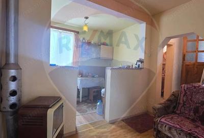 Casă cu 2 camere cu Teren 120 Mp în Central - 9