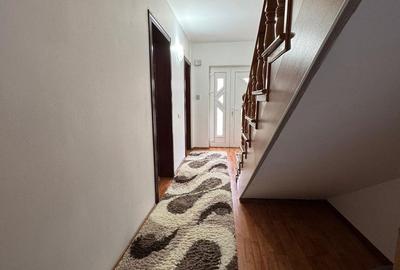 Casă cu 7 camere cu Teren 1061 Mp în Săcălășeni