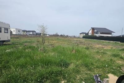 Teren de 700 mp, în Central - 1