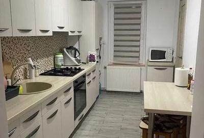 Apartament cu 3 camere decomandat în Unirii