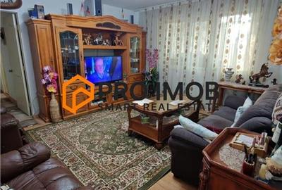 Apartament cu 3 camere semidecomandat, mobilat în Micro 5 - 1