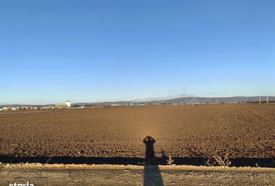 Teren de 10100 mp, în Central - 1