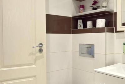Apartament cu 2 camere semidecomandat în Intim