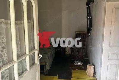 Casă cu Teren 1438 Mp în Central - 2