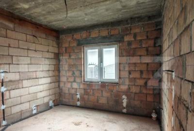 Casa la rosu de vanzare in Vulcan - Brasov - 2