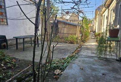 De vanzare 2 corpuri separate de casa 205mp si teren curte 390mp - 12