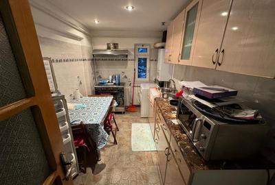 Apartament cu 3 camere decomandat în Sud