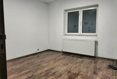 Vând apartament 55 mp-parter, cu balcon Vând apartament 55 mp-parter, cu balcon - 7