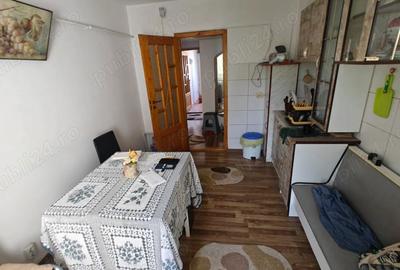 Casă cu 3 camere decomandat în Broșteni - 10