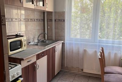 Apartament cu 3 camere decomandat în Micro 16 - 1