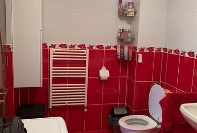 Apartament cu 3 camere semidecomandat, mobilat în Florești - 13