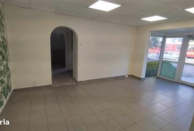 Spațiu comercial, de 55 mp, în Podu Roș - 3