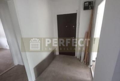 Ap.3 camere DECOMANDAT,Vest, etajul 4, Pret 72000 euro - 1