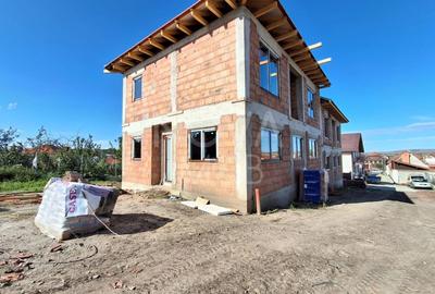 Casa tip duplex, la alb - Sura Mica - COMISION 0 - 2