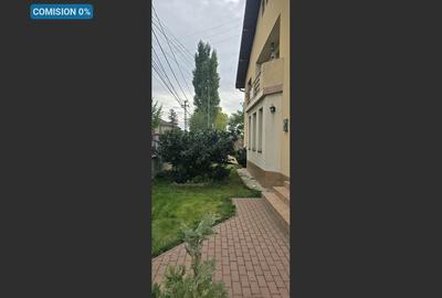 Casă cu 8 camere cu Canalizare în Aradului