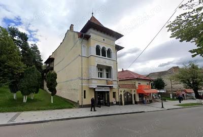 Apartament cu 5 camere decomandat în Central - 4