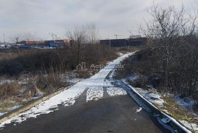 Teren de 4654 mp, în Central