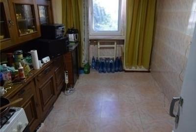 Etaj 1 Bloc 86 Ap 4 Camere Decomandat 91Mp Frumoasa - 3