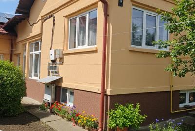 Casă 4 dormitoare – 171 m², teren 212 m², renovată complet, panouri fotovoltaice - 1