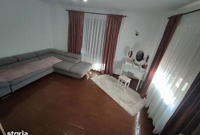 Casă cu 4 camere cu Teren 1032 Mp în Central - 1