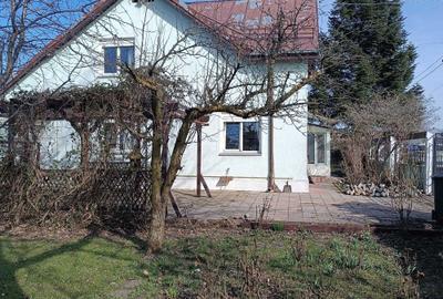 Casă cu 4 camere în Berceni - 1