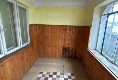 De vanzare casa la 10 min de Roman, 3 camere 2 bai, teren 585 mp, 39.000 euro - 2