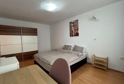 Garsoniera in bloc mixt, an 1980 zona Lujerului, Militari - 4