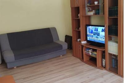 Apartament cu 3 camere decomandat, mobilat în Tractorul - 4