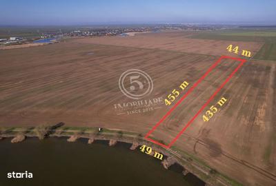 Spațiu comercial, în Pasărea - 8